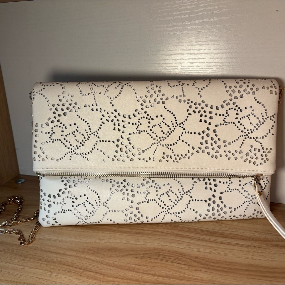 Urban Expressions Arabella Cream Clutch with Gold Chain